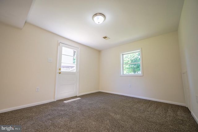 5303 MACWOOD DR, Woodbridge, VA 22193