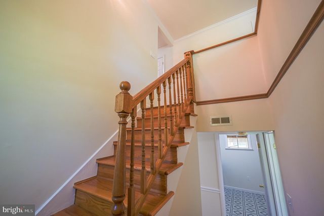 5303 MACWOOD DR, Woodbridge, VA 22193