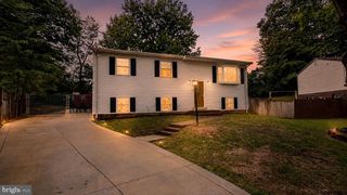 5303 MACWOOD DR, Woodbridge, VA 22193