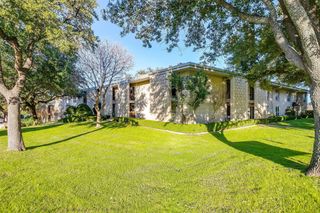 2301 Ridgmar Plaza 5, Fort Worth, TX 76116