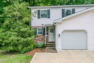 9 E Carriage Drive, Chagrin Falls, OH 44022