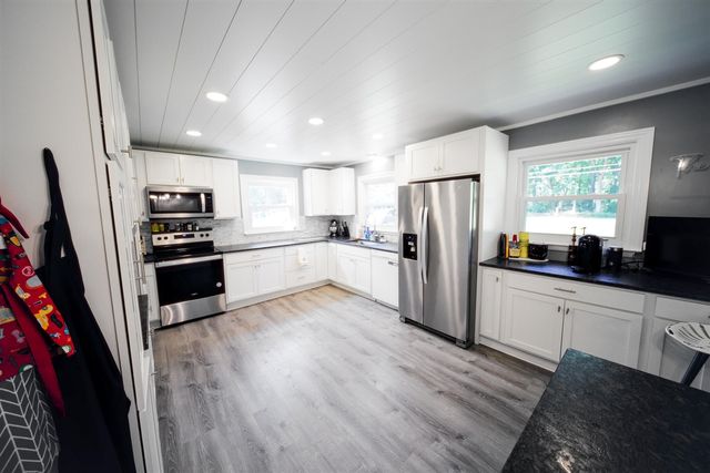 15783 Portage Road, Vicksburg, MI 49097