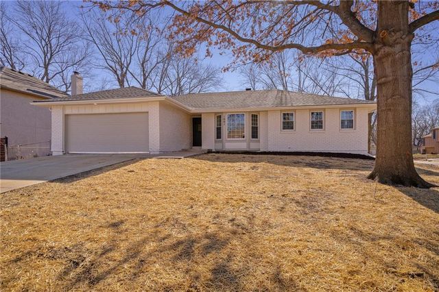 1001 E Piatt Lane, Olathe, KS 66061