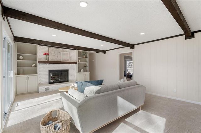 1001 E Piatt Lane, Olathe, KS 66061