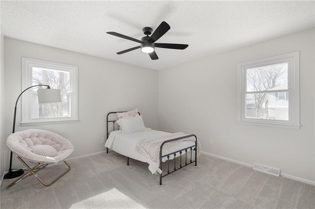 1001 E Piatt Lane, Olathe, KS 66061