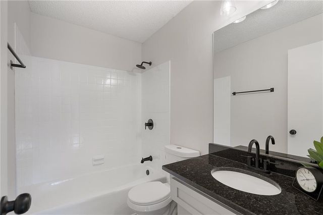 1001 E Piatt Lane, Olathe, KS 66061