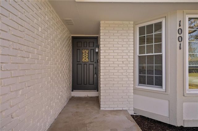 1001 E Piatt Lane, Olathe, KS 66061