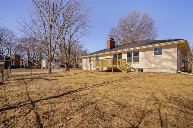 1001 E Piatt Lane, Olathe, KS 66061