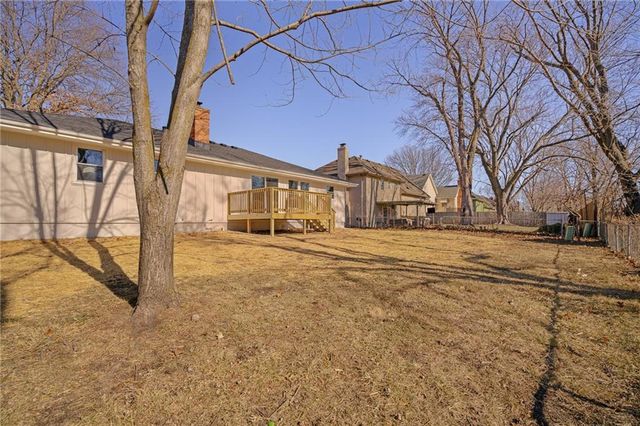 1001 E Piatt Lane, Olathe, KS 66061