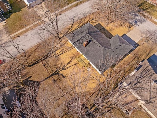 1001 E Piatt Lane, Olathe, KS 66061