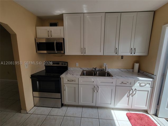 7015 NW 4th Ct 7017, Miami, FL 33150