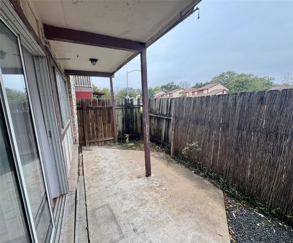 8905 Parkfield DR 101, Austin, TX 78758