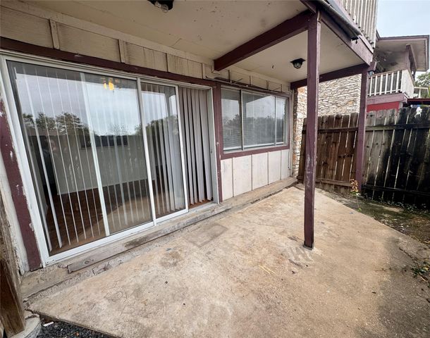 8905 Parkfield DR 101, Austin, TX 78758