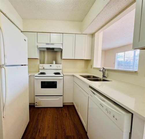 8905 Parkfield DR 101, Austin, TX 78758