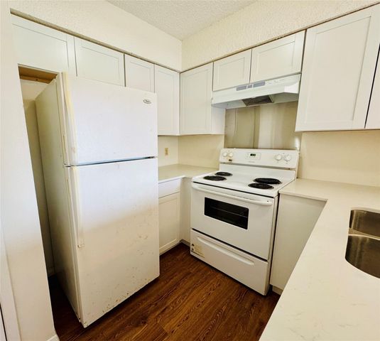 8905 Parkfield DR 101, Austin, TX 78758