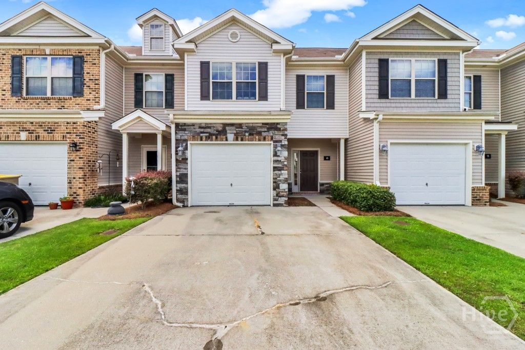 Image 1 of property listing at 65 Canyon Oak Loop, Richmond Hill, GA 31324