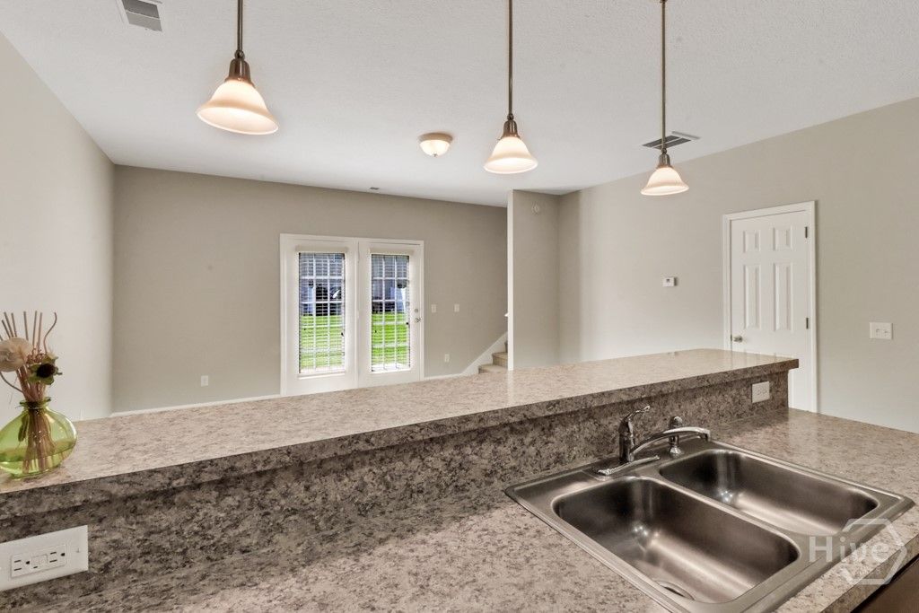 Image 11 of property listing at 65 Canyon Oak Loop, Richmond Hill, GA 31324