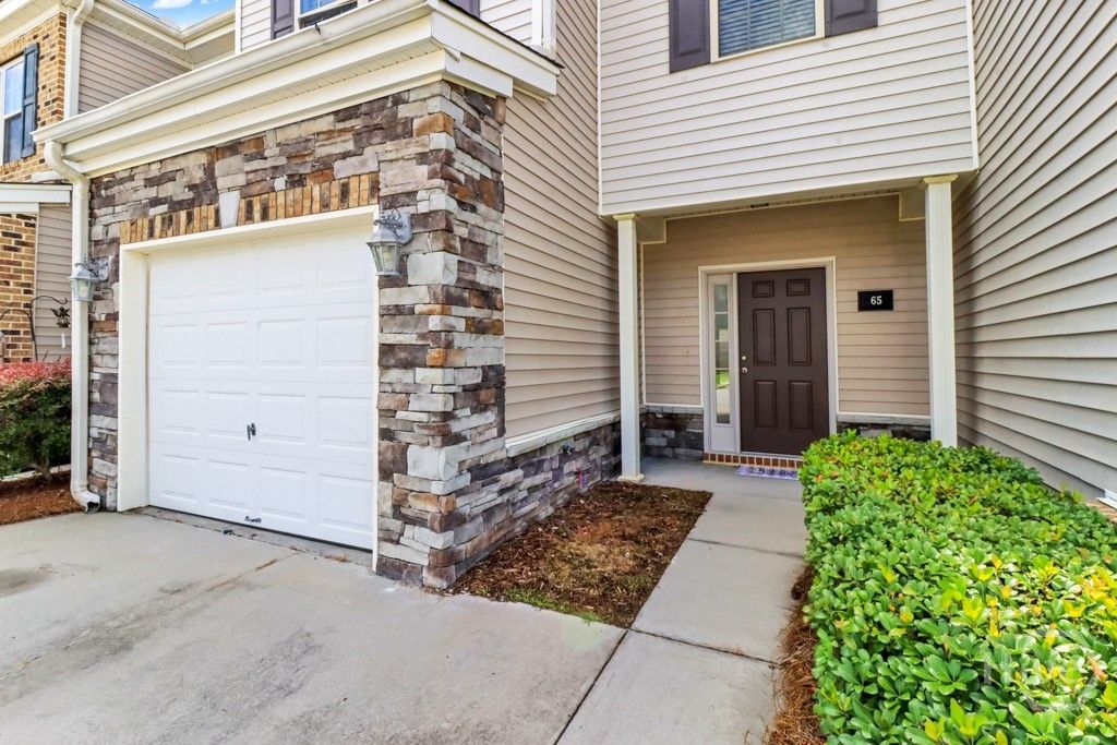 Image 2 of property listing at 65 Canyon Oak Loop, Richmond Hill, GA 31324