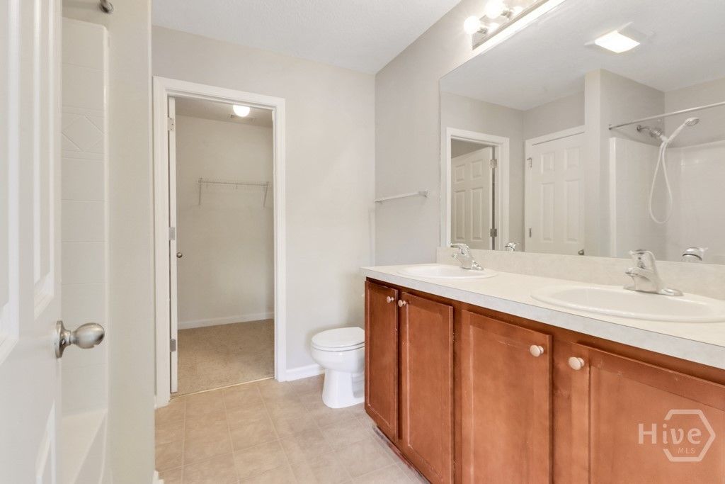 Image 26 of property listing at 65 Canyon Oak Loop, Richmond Hill, GA 31324