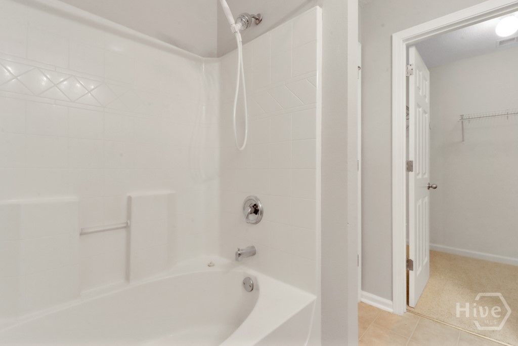 Image 27 of property listing at 65 Canyon Oak Loop, Richmond Hill, GA 31324