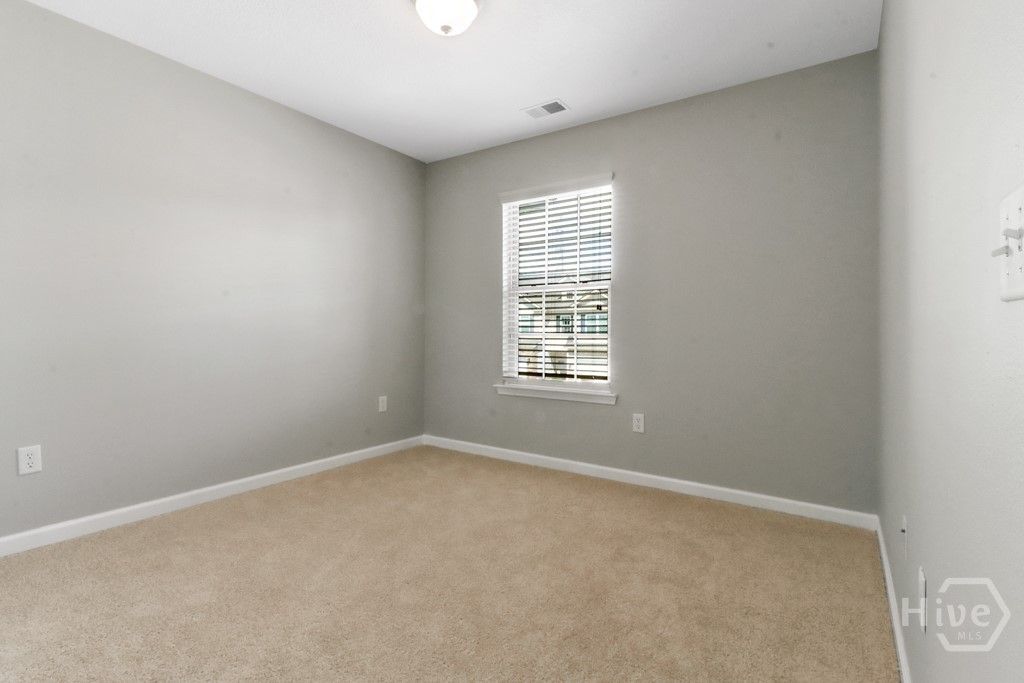 Image 32 of property listing at 65 Canyon Oak Loop, Richmond Hill, GA 31324