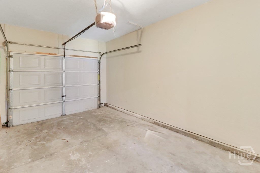 Image 34 of property listing at 65 Canyon Oak Loop, Richmond Hill, GA 31324