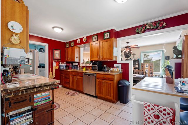 62521 E 252 Road, Grove, OK 74344