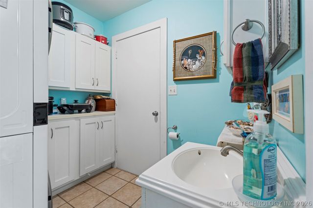 62521 E 252 Road, Grove, OK 74344