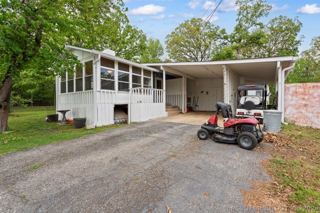 62521 E 252 Road, Grove, OK 74344
