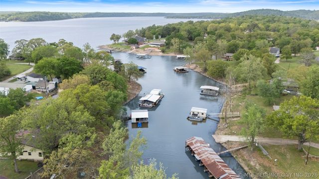 62521 E 252 Road, Grove, OK 74344