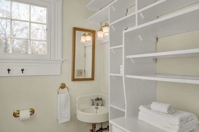 263 Highland Ave, Winchester, MA 01890