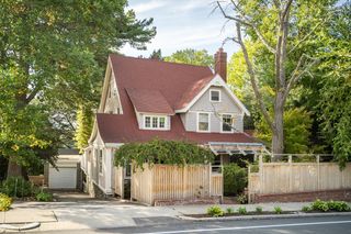 263 Highland Ave, Winchester, MA 01890