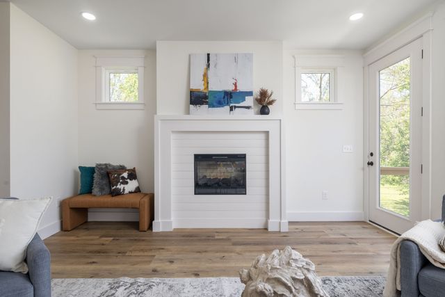 340B Peachtree St, Nashville, TN 37210