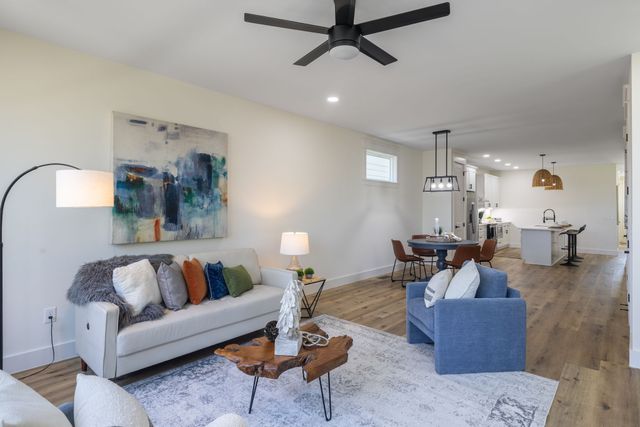 340B Peachtree St, Nashville, TN 37210