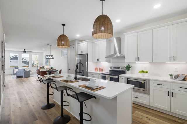 340B Peachtree St, Nashville, TN 37210