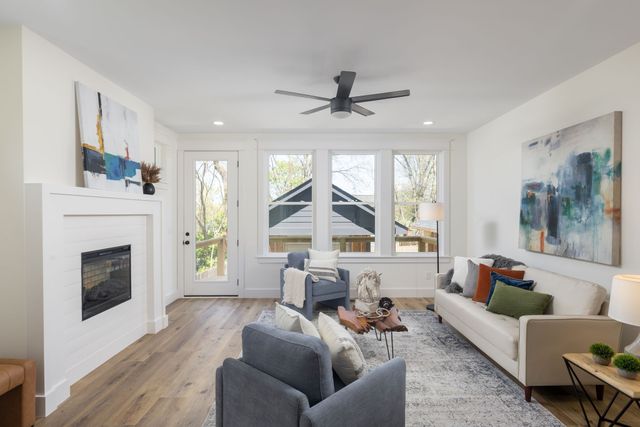 340B Peachtree St, Nashville, TN 37210