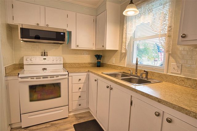 618 IGLESIA DRIVE, North Port, FL 34287