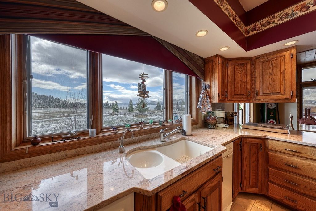315 Lakeview Loop, West Yellowstone, MT 59758 photo 17