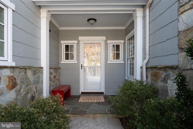 5934 16TH ST N, Arlington, VA 22205