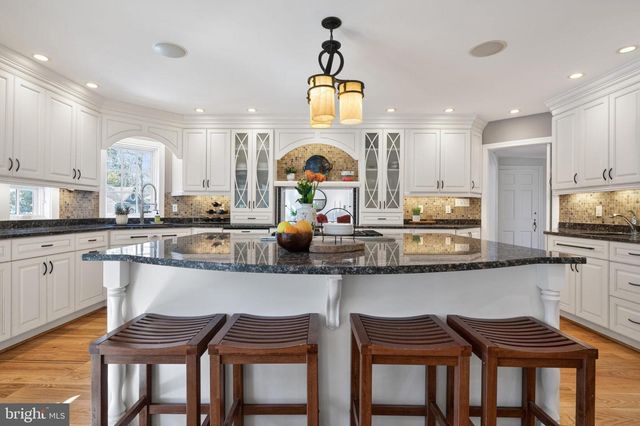 5934 16TH ST N, Arlington, VA 22205