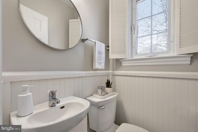 5934 16TH ST N, Arlington, VA 22205