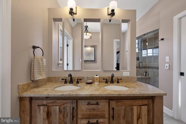 5934 16TH ST N, Arlington, VA 22205