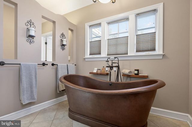 5934 16TH ST N, Arlington, VA 22205