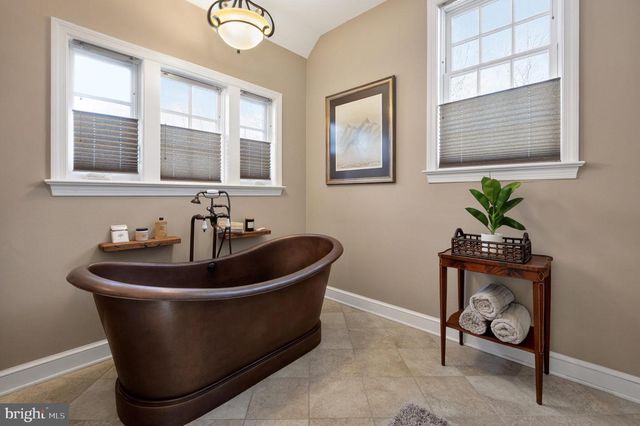 5934 16TH ST N, Arlington, VA 22205