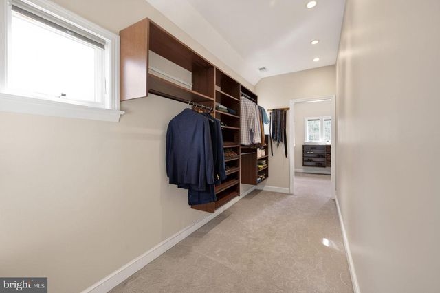 5934 16TH ST N, Arlington, VA 22205