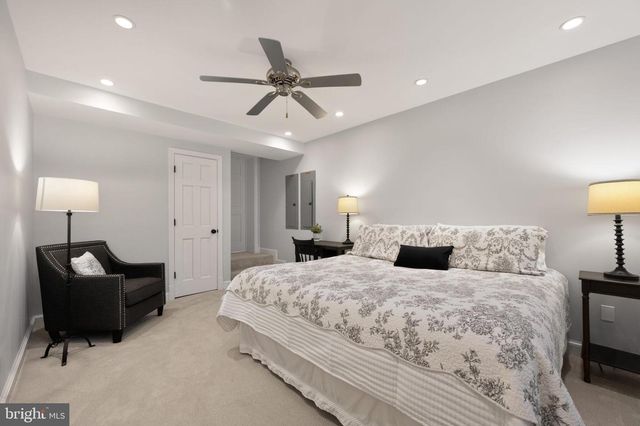 5934 16TH ST N, Arlington, VA 22205