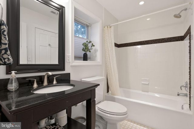 5934 16TH ST N, Arlington, VA 22205