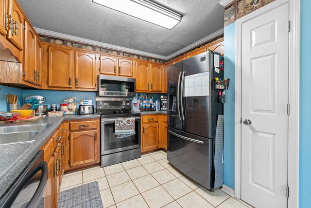 9912 WOODLAND BEND DR, Lakeland, TN 38002