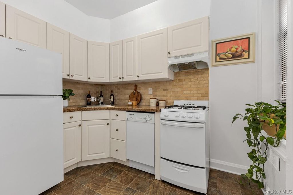 83-80 118th Street 2M, Kew Gardens, NY 11415 — photo 2