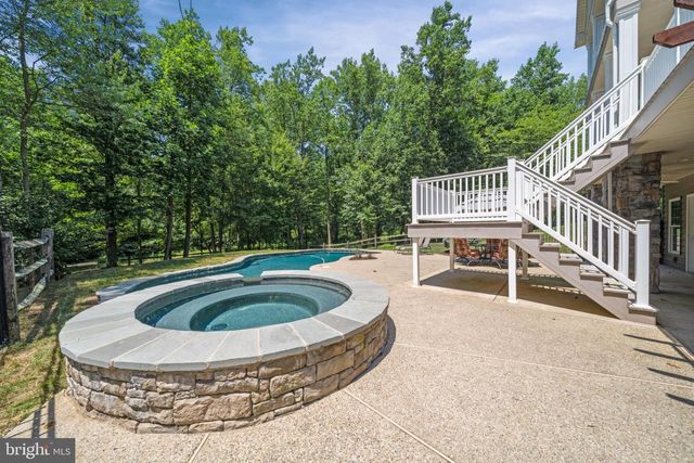 1433 SHANER DR, Pottstown, PA 19465